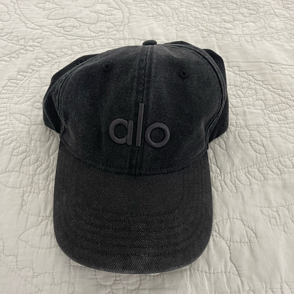 Alo women’s black off duty cap